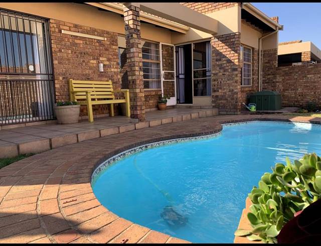 3 BEDROOM TOWNHOUSE FOR SALE IN WITFIELD